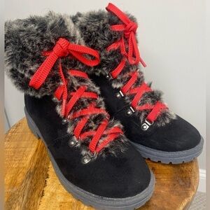 Faux Fur Lug Sole Ankle Boot Size 9